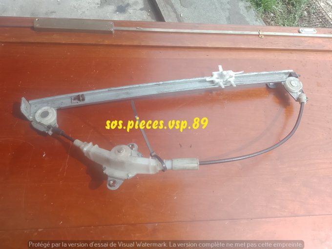 LEVE VITRE DROITE MANUEL MICROCAR MC1 - MC2 - DUE FIRST