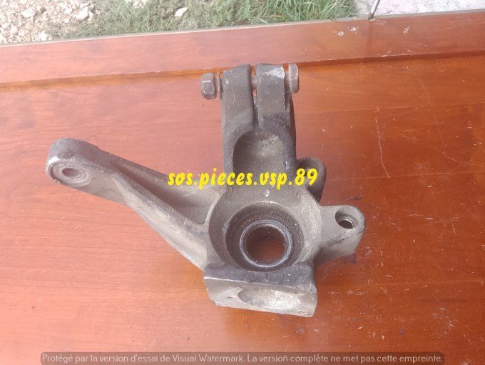 Porte Moyeu gauche Microcar Mgo 1/2/3/4 , F8c, M8, Ligier Ixo, Js 50, Js 60, Js Rc, Due First , P85 